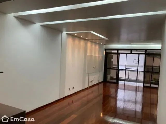 Imagem: O apartamento possui 4 Dormitórios, 3 Banheiros, 3 Vagas