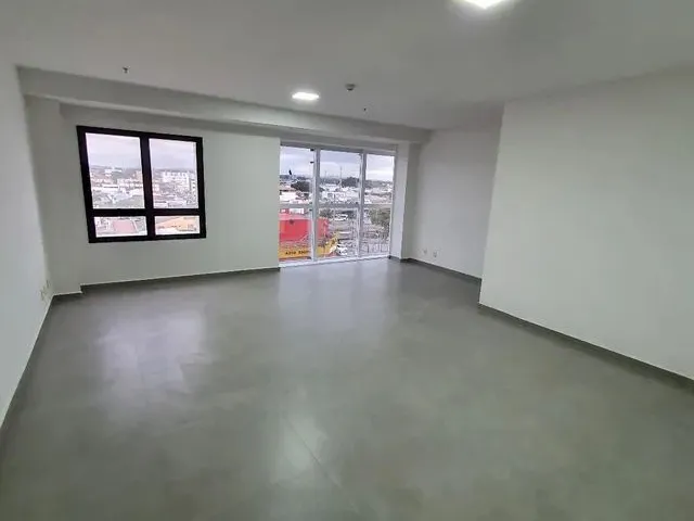 Imagem: O depósito possui 1 Vaga na garagem, 37m² de Área e