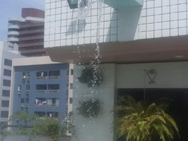 Imagem 4: Vendo Excelente Cobertura com 5 Quartos e Piscina Privativa no Bairro da Madalena/Recife