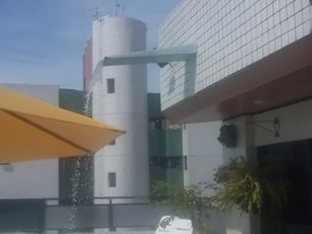 Imagem 2: Vendo Excelente Cobertura com 5 Quartos e Piscina Privativa no Bairro da Madalena/Recife