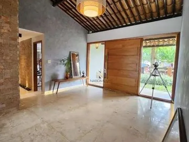 Imagem: Casa com 4 Dormitórios À Venda, 250 M²