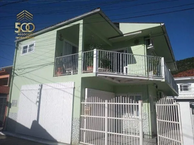 Imagem: Casa com 8 Dormitórios À Venda, 120 M²