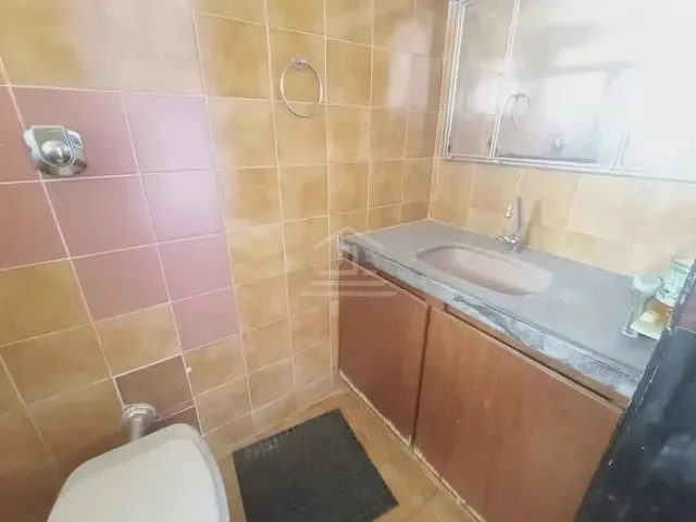 Imagem 5: Apartamento Amplo com Cozinha Planejada, Móveis Fixos e em Uma Localização Super