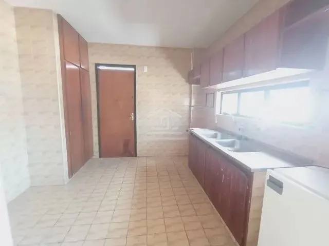 Imagem 16: Apartamento Amplo com Cozinha Planejada, Móveis Fixos e em Uma Localização Super