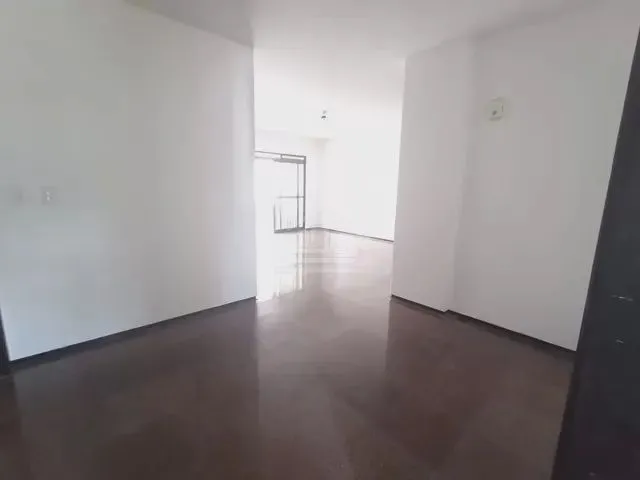 Imagem 4: Apartamento Amplo com Cozinha Planejada, Móveis Fixos e em Uma Localização Super