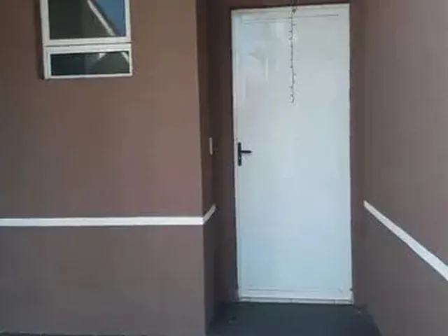 Imagem: Casa com Dois Quartos, Banheiro Social
