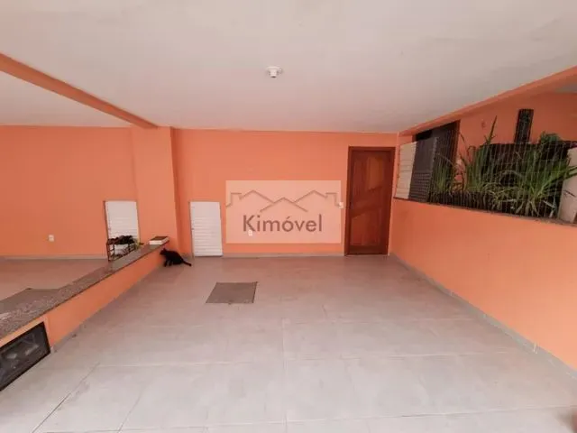 Imagem: A casa possui 2 Dormitórios, 2 Suítes, 2 Banheiros, 1