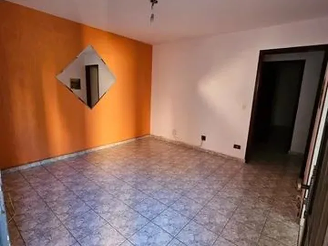Imagem: O apartamento possui 2 Dormitórios, 1 Banheiro, 1 Vaga na