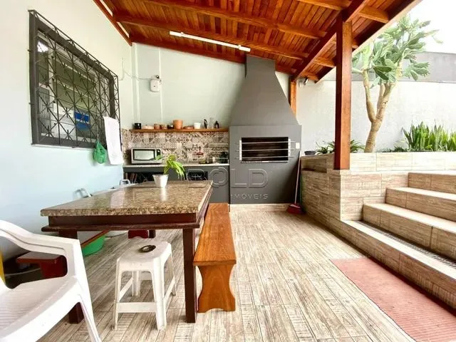 Imagem 1: Casa 4 Dormitórios no Balneário Estreito