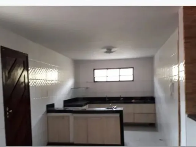 Imagem 2: Casa Duplex em Cidade Satélite - 5/4 Suítes - Piscina
