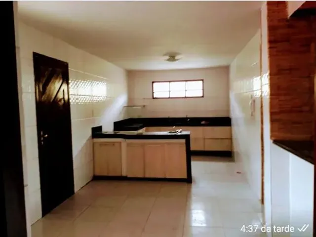 Imagem 13: Casa Duplex em Cidade Satélite - 5/4 Suítes - Piscina