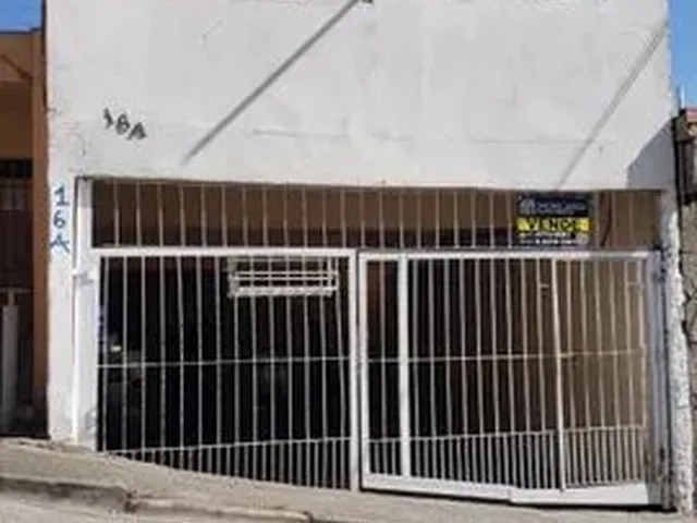 Imagem: Três Casas com Garagem para Três Carros