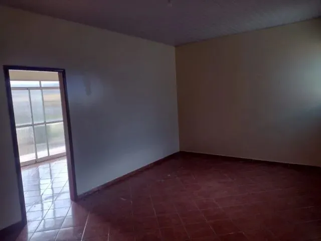 Imagem 11: Excelente Casa 2/4 Sendo 1 Suíte Prox a Av. Duque de Caixias
