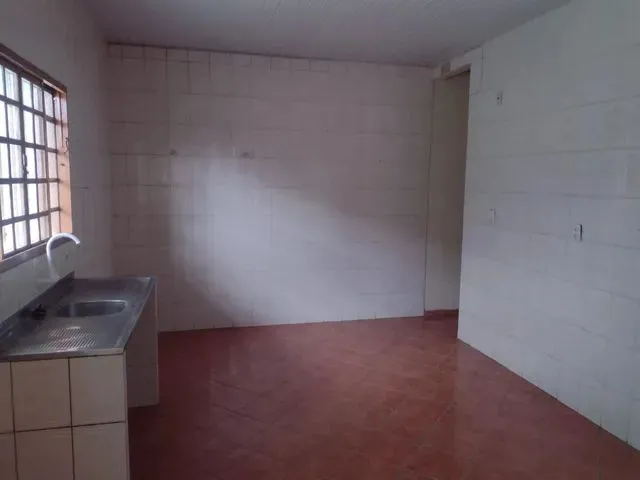 Imagem 2: Excelente Casa 2/4 Sendo 1 Suíte Prox a Av. Duque de Caixias