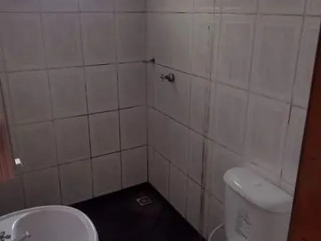 Imagem 3: Excelente Casa 2/4 Sendo 1 Suíte Prox a Av. Duque de Caixias