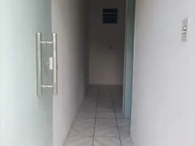 Imagem: Alugou Casa com Água e Luz Incluso