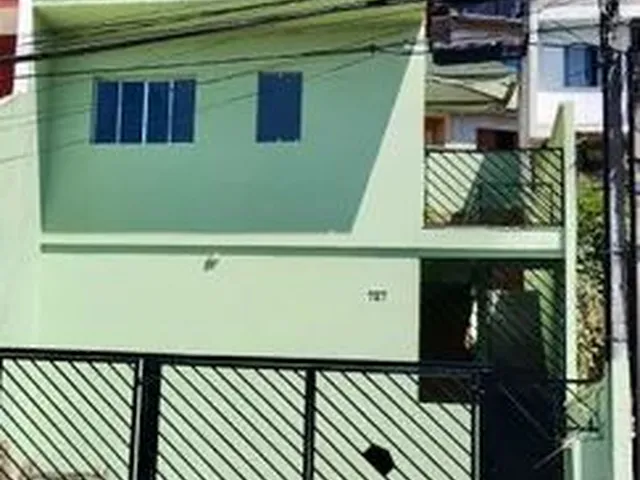 Imagem: A casa possui 3 Dormitórios, 1 Suíte, 2 Banheiros, 2
