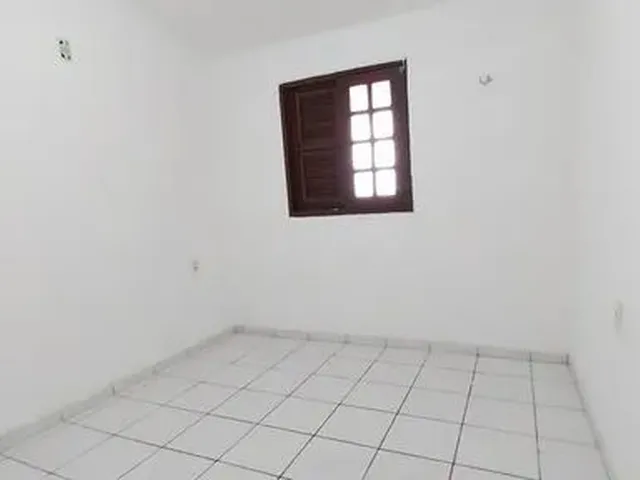 Imagem 12: Casa para Aluguel Possui 100 Metros Quadrados com 2 Quartos em Cidade 2000 - Fortaleza - C