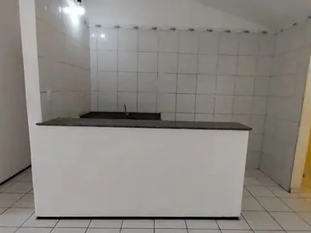 Imagem 4: Casa para Aluguel Possui 100 Metros Quadrados com 2 Quartos em Cidade 2000 - Fortaleza - C