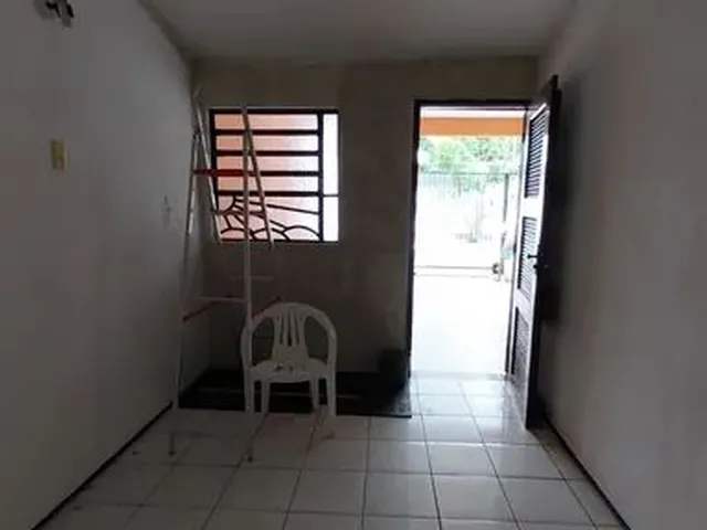 Imagem 16: Casa para Aluguel Possui 100 Metros Quadrados com 2 Quartos em Cidade 2000 - Fortaleza - C