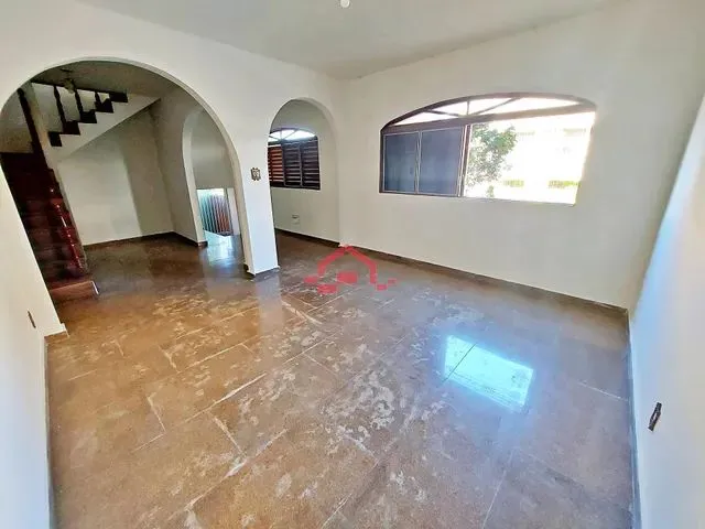 Imagem: Casa com 5 Dormitórios para Alugar em Belo
