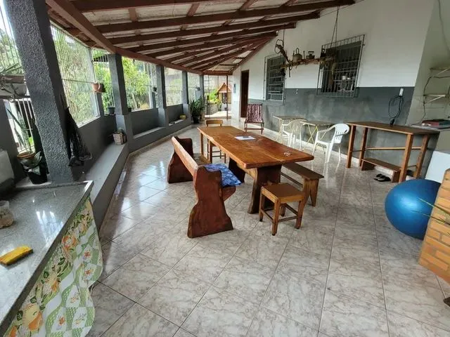 Imagem: Casa com 5 Dormitórios À Venda em Vitória