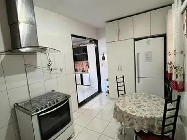 Imagem 2: Casa com 5 Dormitórios À Venda em Serra