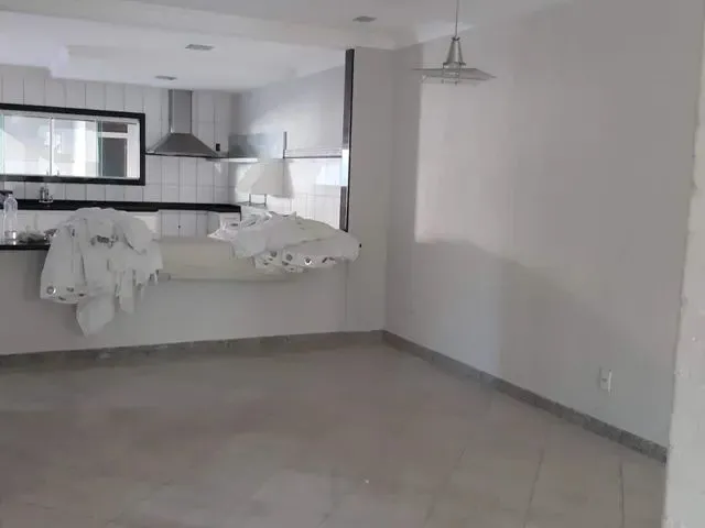 Imagem 4: Casa com 4 Dormitórios À Venda em Serra