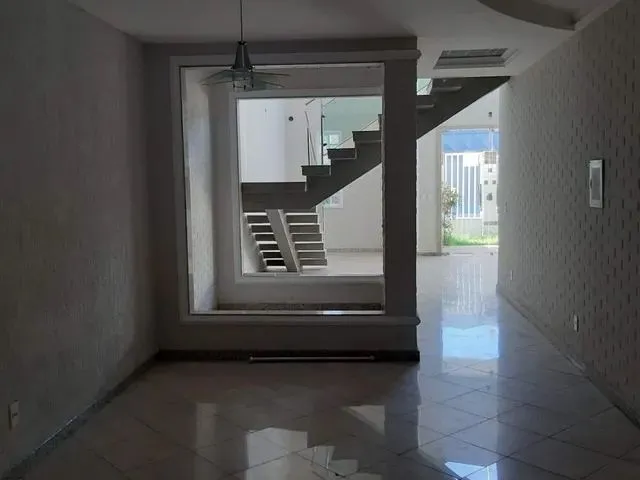 Imagem 5: Casa com 4 Dormitórios À Venda em Serra