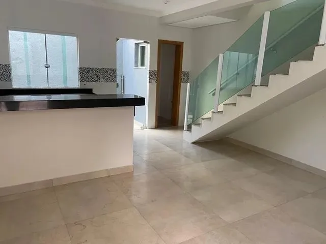 Imagem: Casa com 3 Dormitórios À Venda em Contagem