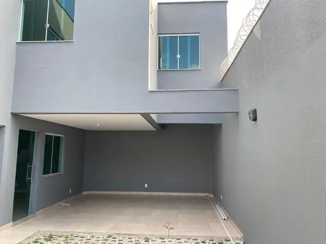 Imagem 3: Casa com 3 Dormitórios À Venda em Contagem