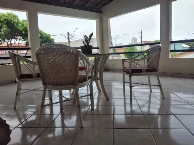 Imagem 2: Casa com 4 Dormitórios À Venda em Vila Velha