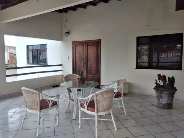 Imagem 3: Casa com 4 Dormitórios À Venda em Vila Velha
