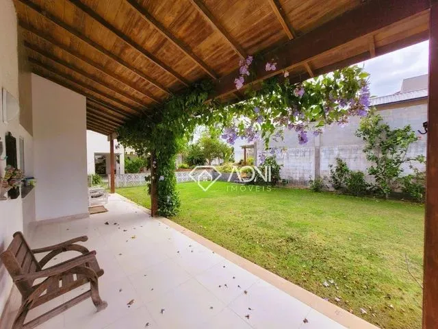 Imagem: Casa com 4 Dormitórios À Venda, 257M²