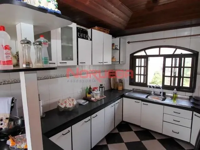 Imagem 14: Sobrado com 5 Quartos À Venda por R$ 970000.00, 400.00 M2 - Boa Vista - Curitiba/Pr