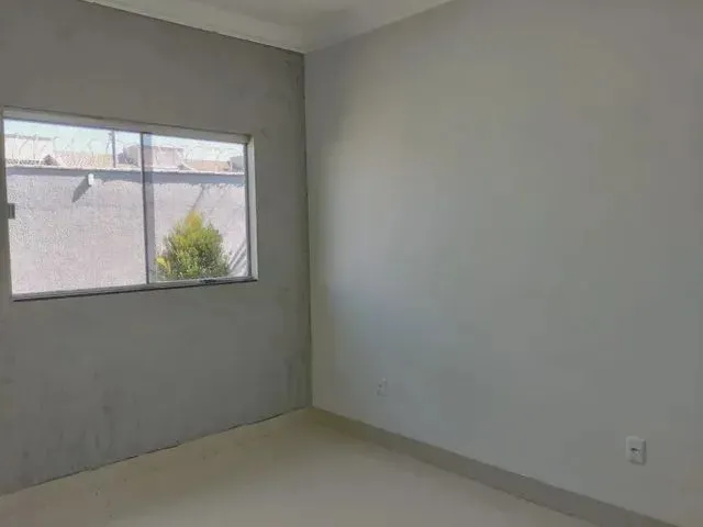 Imagem 2: Casa para Venda Possui 233 Metros Quadrados com 3 Quartos em Centro - Novais - Sp