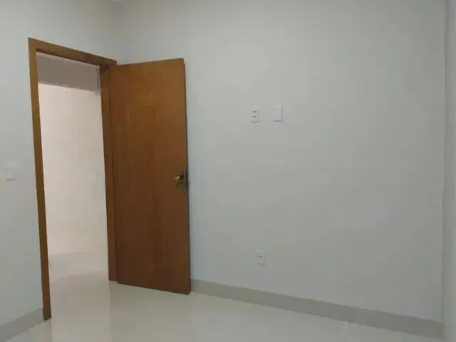 Imagem 10: Casa para Venda Possui 233 Metros Quadrados com 3 Quartos em Centro - Novais - Sp