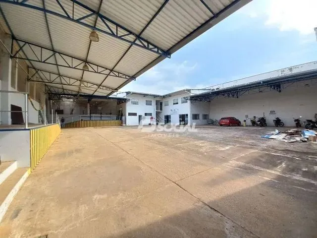 Imagem 7: Excelente Prédio com Lindo Espaço Administrativo e Galpões em Localização Super