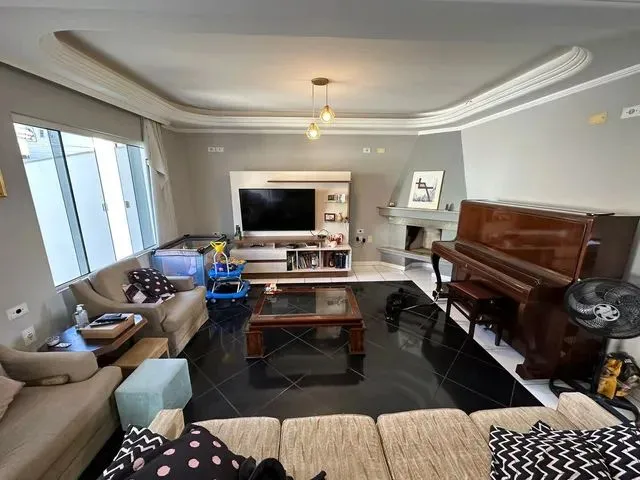 Imagem: S-Casa a Venda com 05 Quartos, Sendo 04