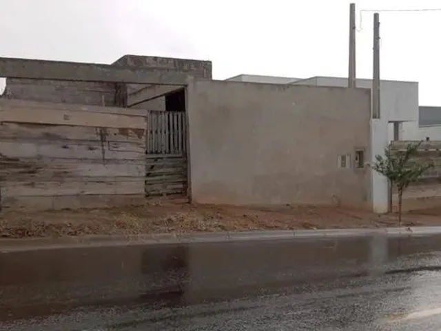 Imagem: Terreno com Casa em Construção ( Casa