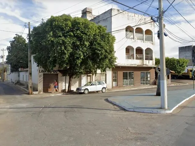 Imagem: Porteirinha/Mg Casa com Barracão no Centro