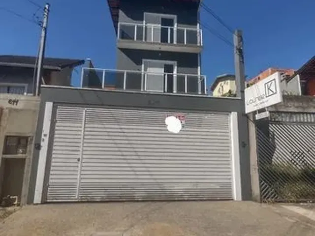 Imagem: A casa possui 2 Dormitórios, 1 Banheiro, 1 Vaga na