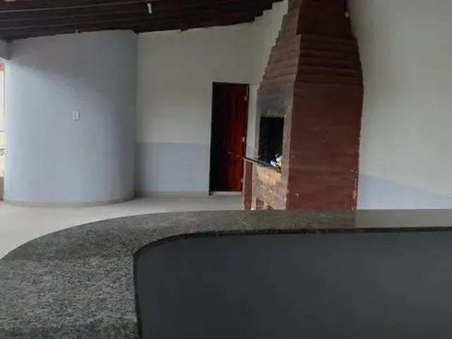 Imagem 6: Casa com Piscina e Campinho de Futebol/Vôlei