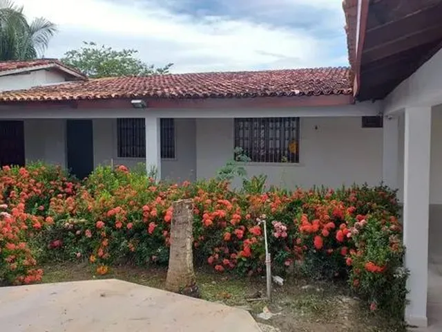 Imagem 4: Casa com Piscina e Campinho de Futebol/Vôlei