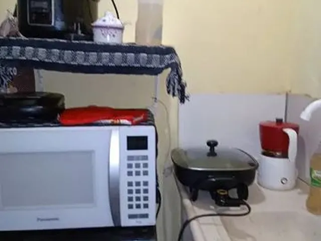 Imagem 1: Aluga-Se Uma Kitnet com Varanda Muito Boa Grande em Realengo