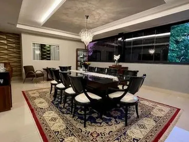 Imagem: A casa possui 3 Dormitórios, 2 Suítes, 5 Banheiros, 2