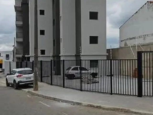 Imagem: O apartamento possui 2 Dormitórios, 1 Banheiro, 1 Vaga na