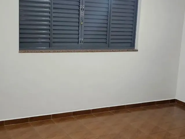 Imagem 4: Casa Térrea Ampla e Bem Conservada