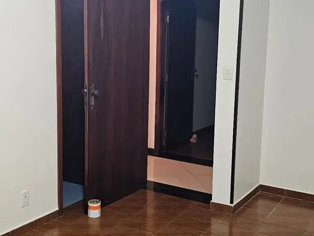 Imagem 9: Casa Térrea Ampla e Bem Conservada