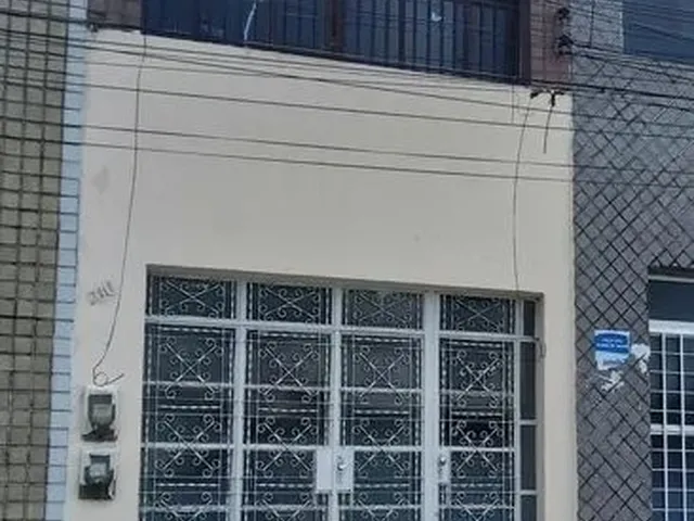 Imagem: 2 Casas-1No Térreo e Outra no Primeiro